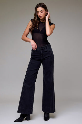 Hidden Pintuck Mid Rise
Comfort Flare