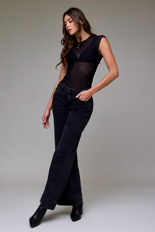 Hidden Pintuck Mid Rise
Comfort Flare